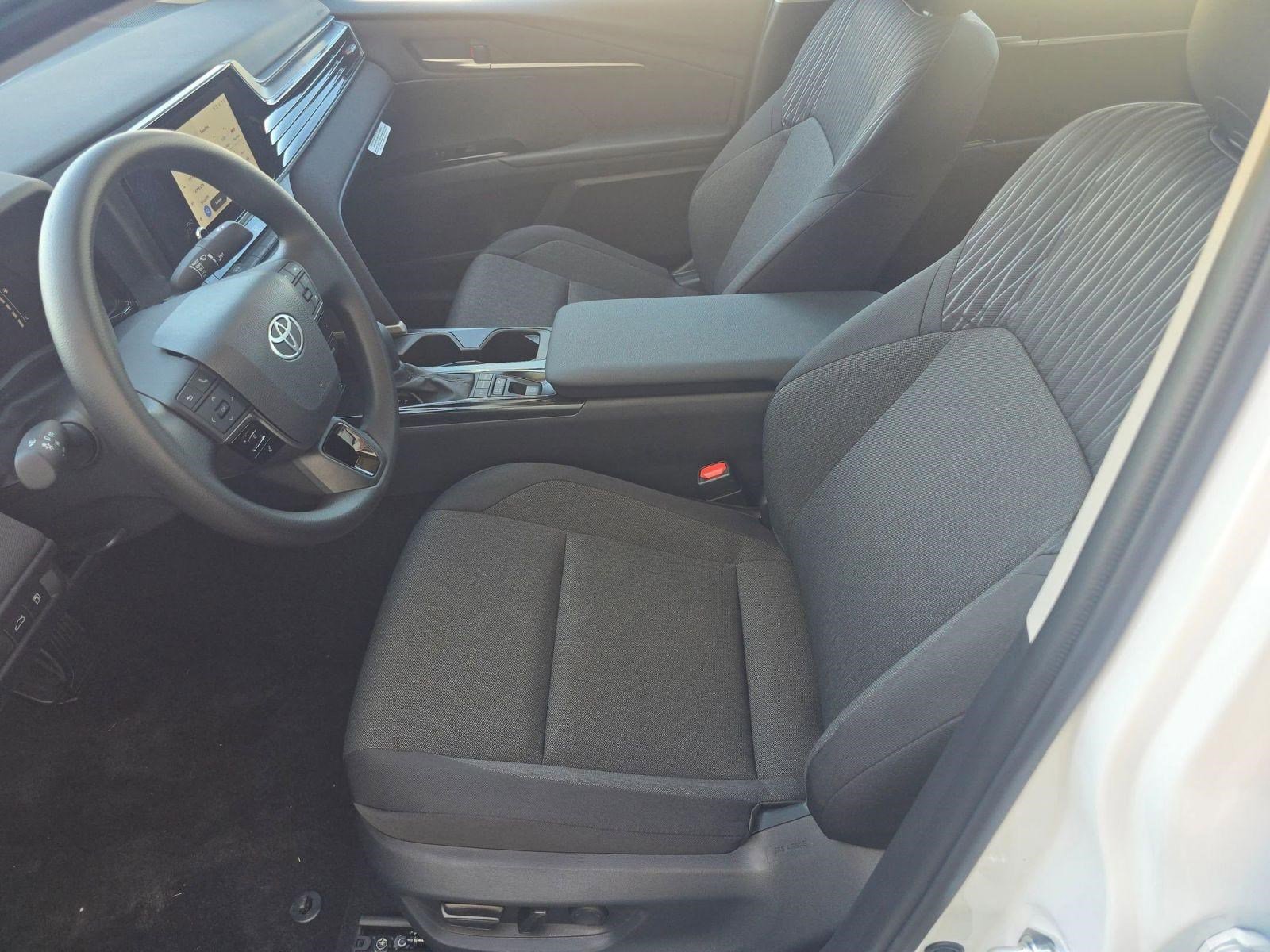 Used 2026 Toyota Camry LE w/ Convenience Package FWD image 5