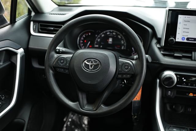 Used 2024 Toyota RAV4 LE AWD/4WD image 28