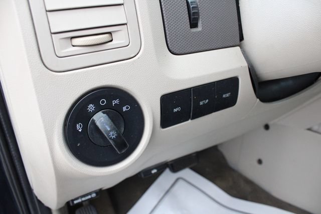 Used 2010 Ford Escape XLT AWD/4WD image 8