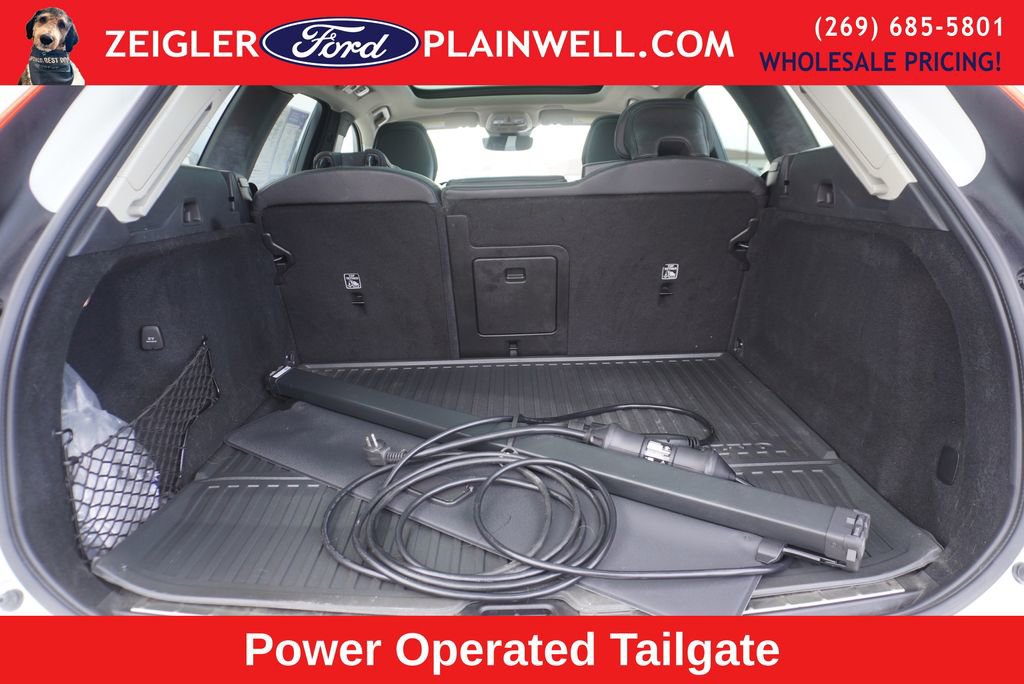 Used 2023 Volvo XC60 T8 Plus w/ Protection Package Premier image 10