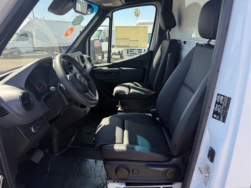 Used 2023 Mercedes-Benz Sprinter 3500 image 12