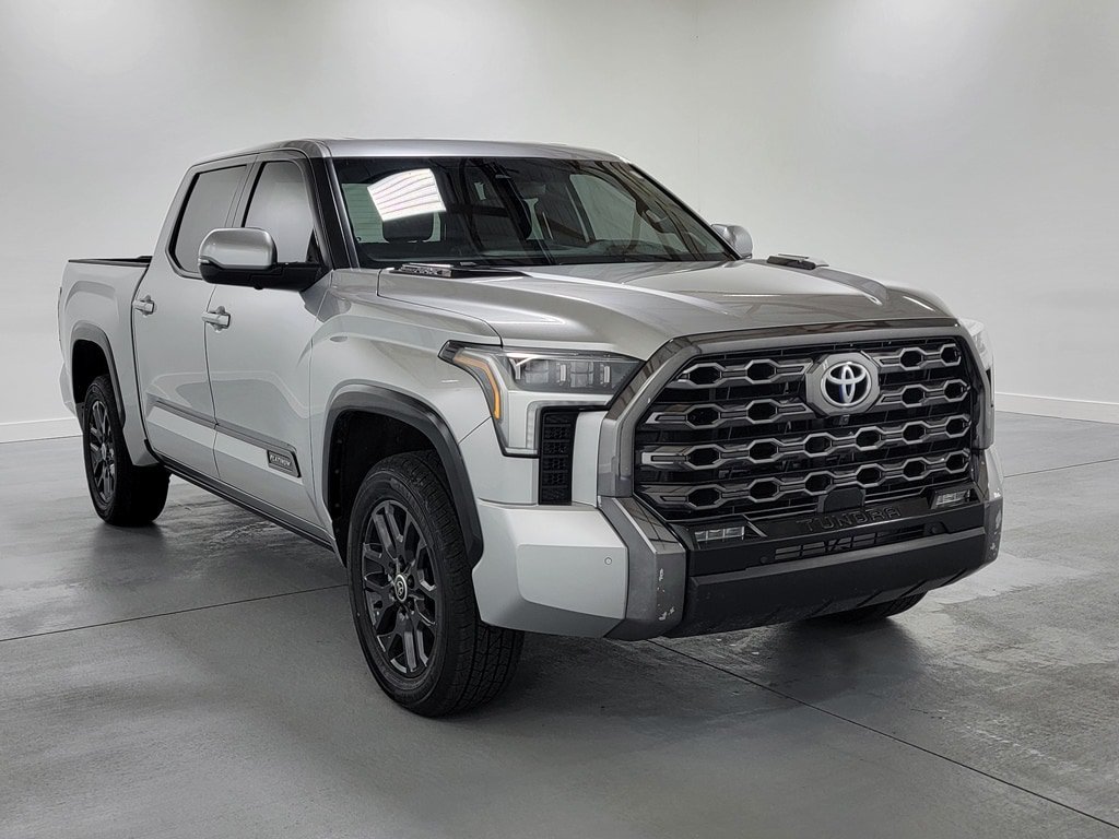 Used 2024 Toyota Tundra Platinum AWD/4WD image 2