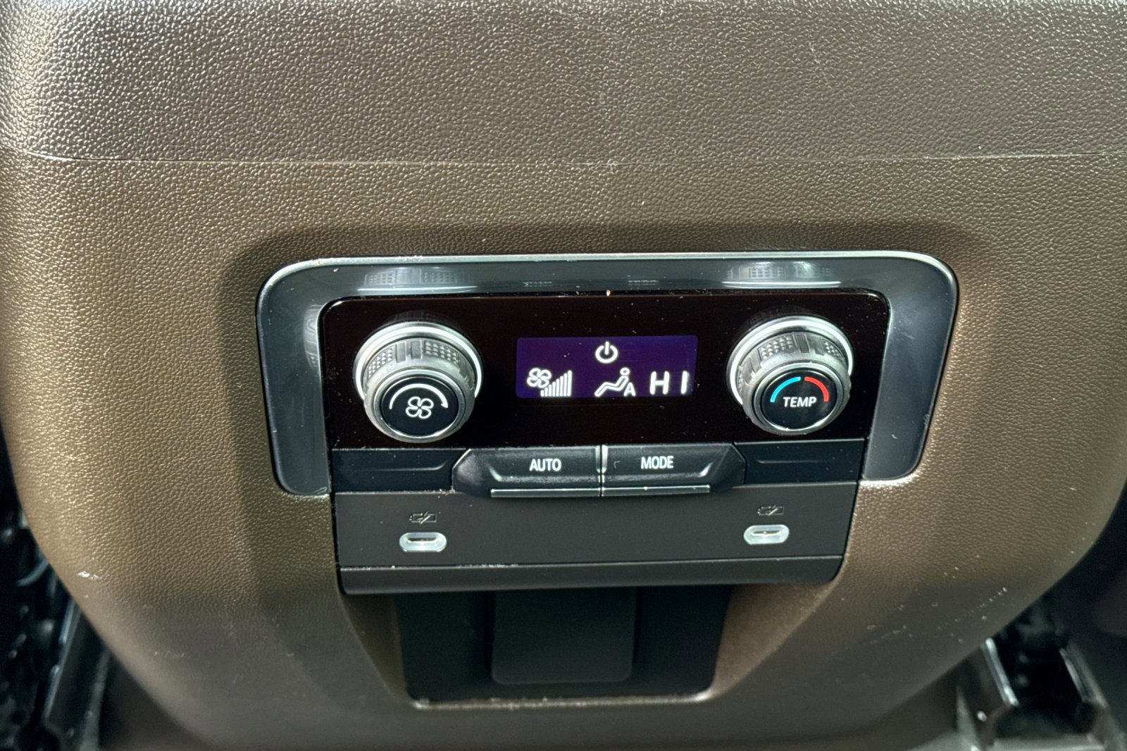 Used 2024 Chevrolet Suburban LT image 16