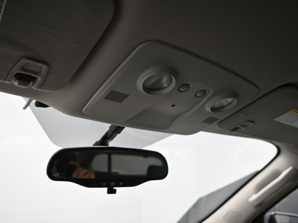 Used 2009 Chevrolet Traverse LT image 18