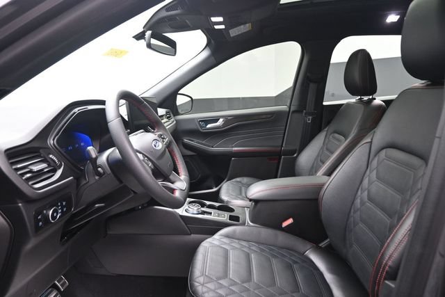 Certified 2023 Ford Escape ST-Line Elite w/ Premium Technology Package AWD/4WD image 9