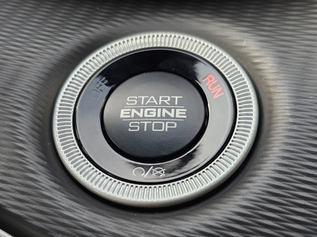 New 2025 Jeep Grand Cherokee Altitude AWD/4WD image 21