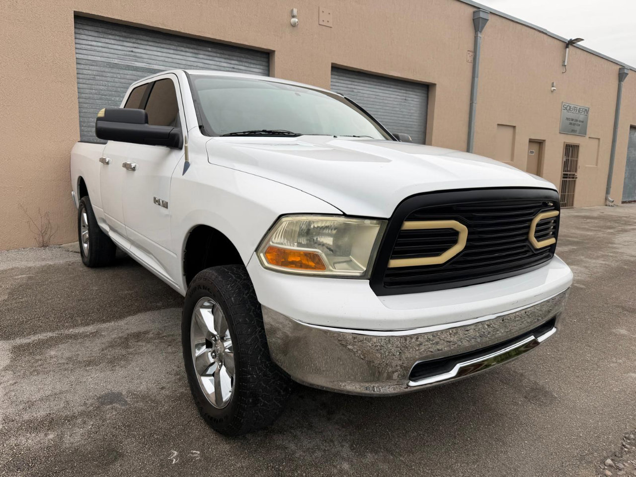 Used 2010 Dodge Ram 1500 Truck SLT image 4
