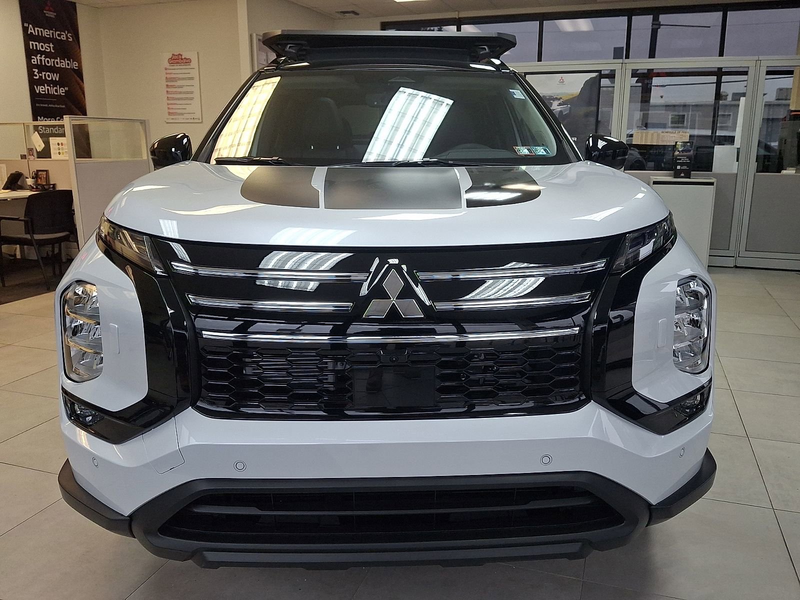 New 2026 Mitsubishi Outlander AWD image 3
