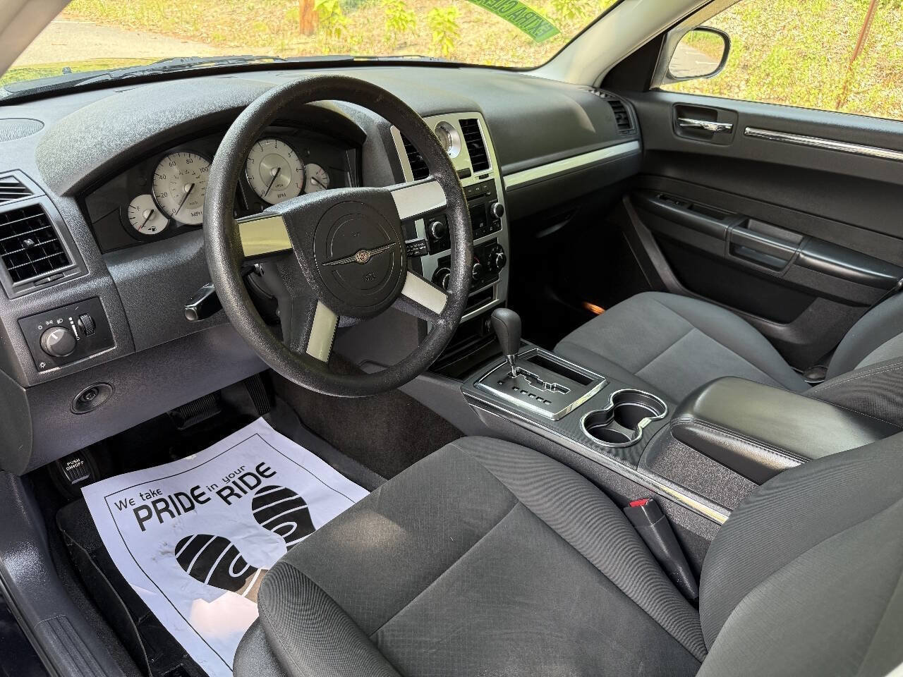 Used 2009 Chrysler 300 LX RWD image 11