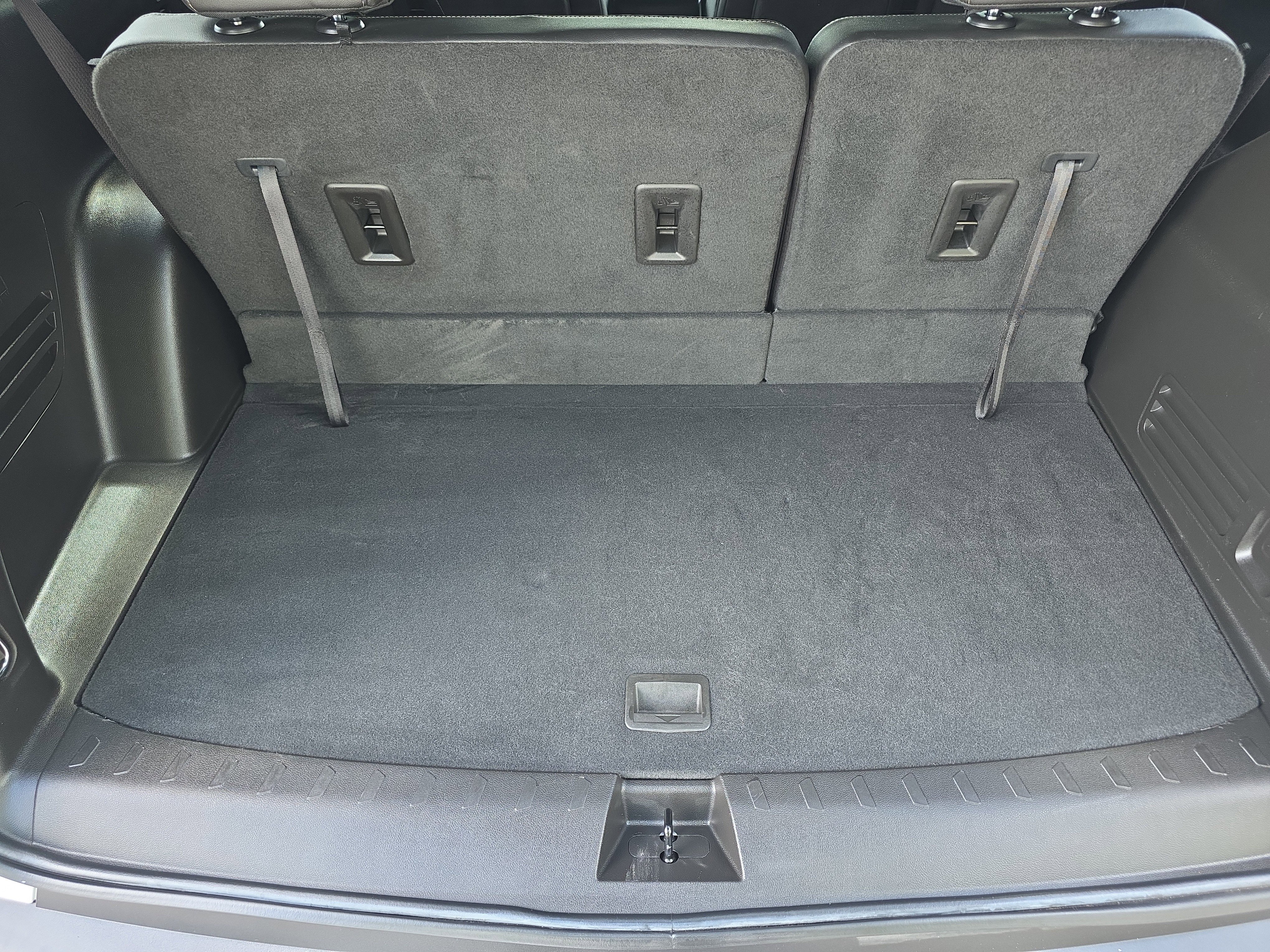 Used 2023 Chevrolet Traverse LT FWD image 11