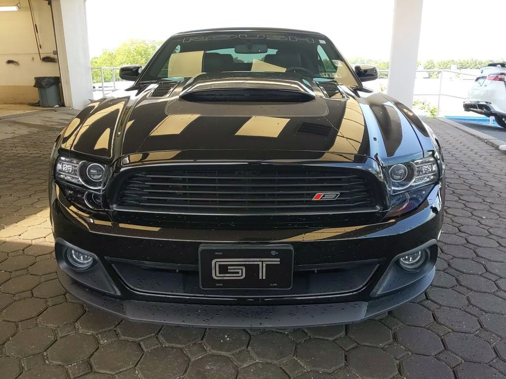 Used 2014 Ford Mustang GT Premium w/ Electronics Package RWD image 2