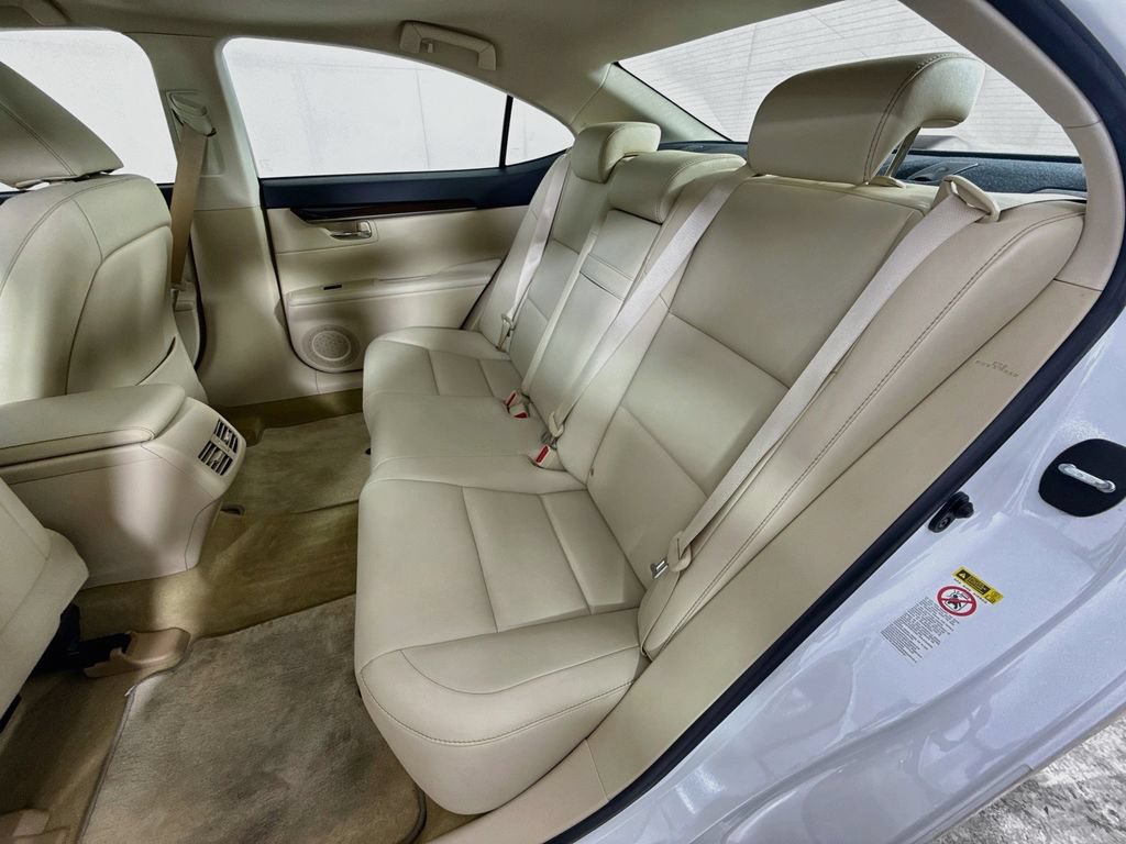 Used 2013 Lexus ES 350 w/ Premium Pkg FWD image 29