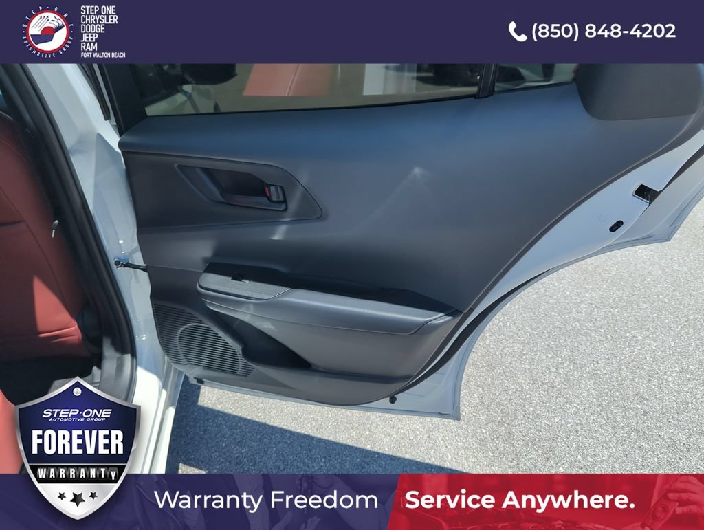 Used 2025 Toyota Prius LE FWD image 28