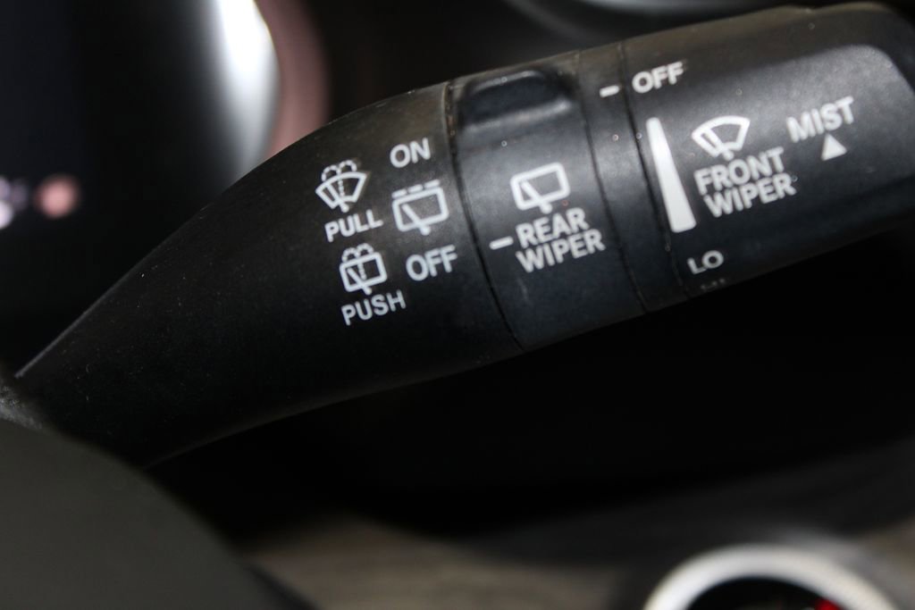 Used 2023 Jeep Grand Cherokee Limited image 35