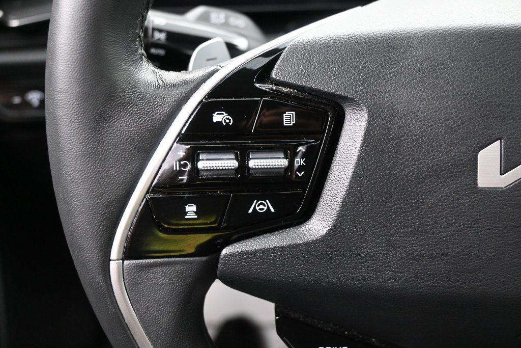 Used 2023 Kia Niro EX FWD image 21