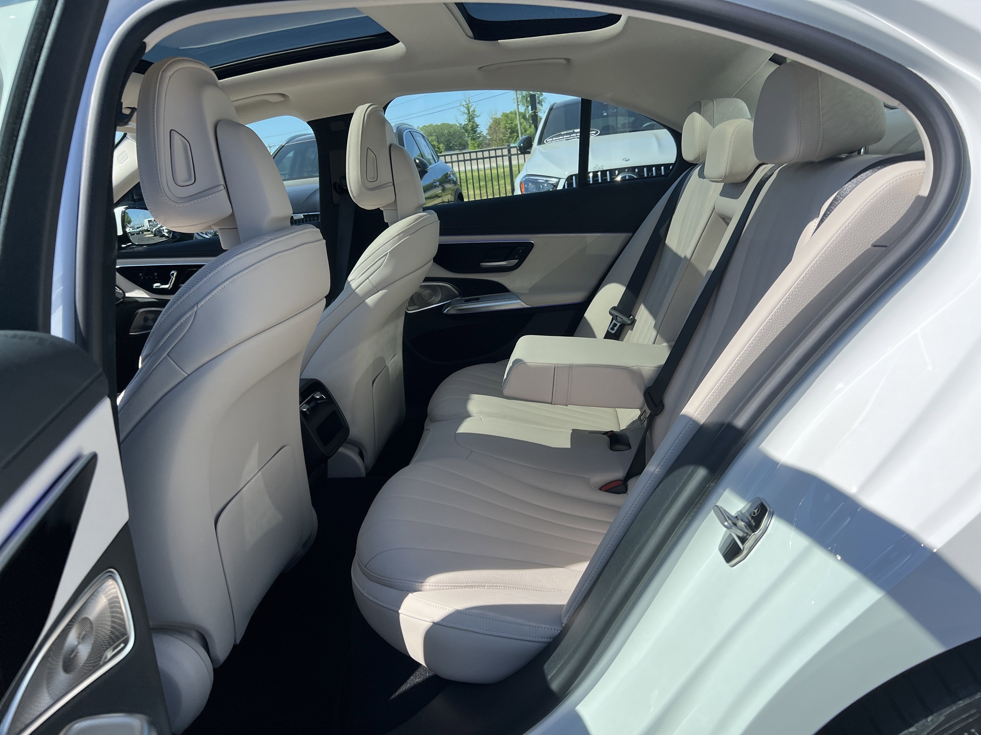 Used 2024 Mercedes-Benz E 450 4MATIC Sedan image 33