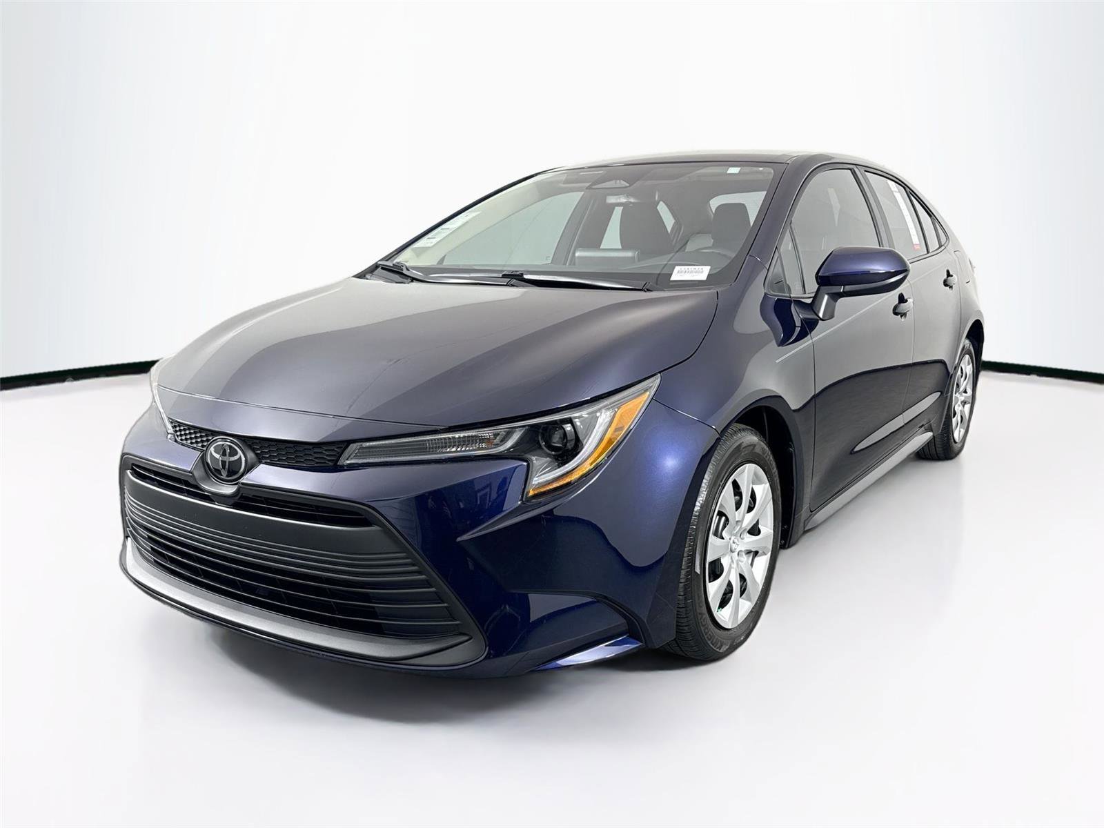 Used 2025 Toyota Corolla LE video 2