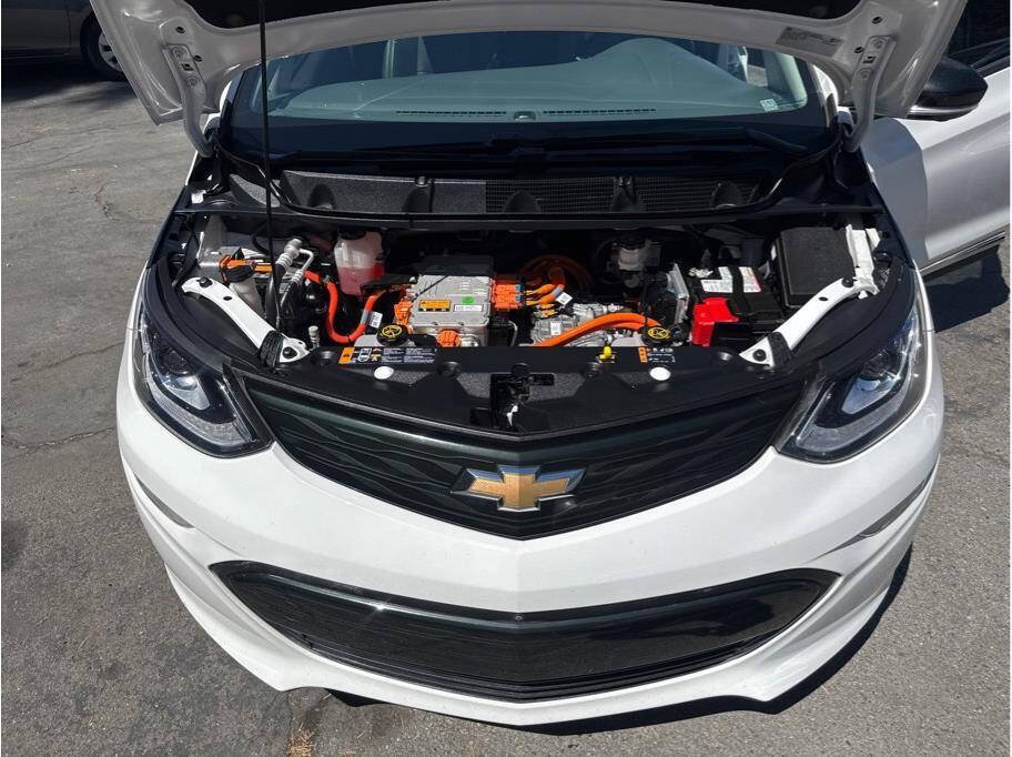 Used 2018 Chevrolet Bolt Premier w/ Infotainment Package FWD image 23