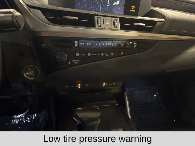 Used 2019 Lexus ES 350 350 w/ Premium Package image 17