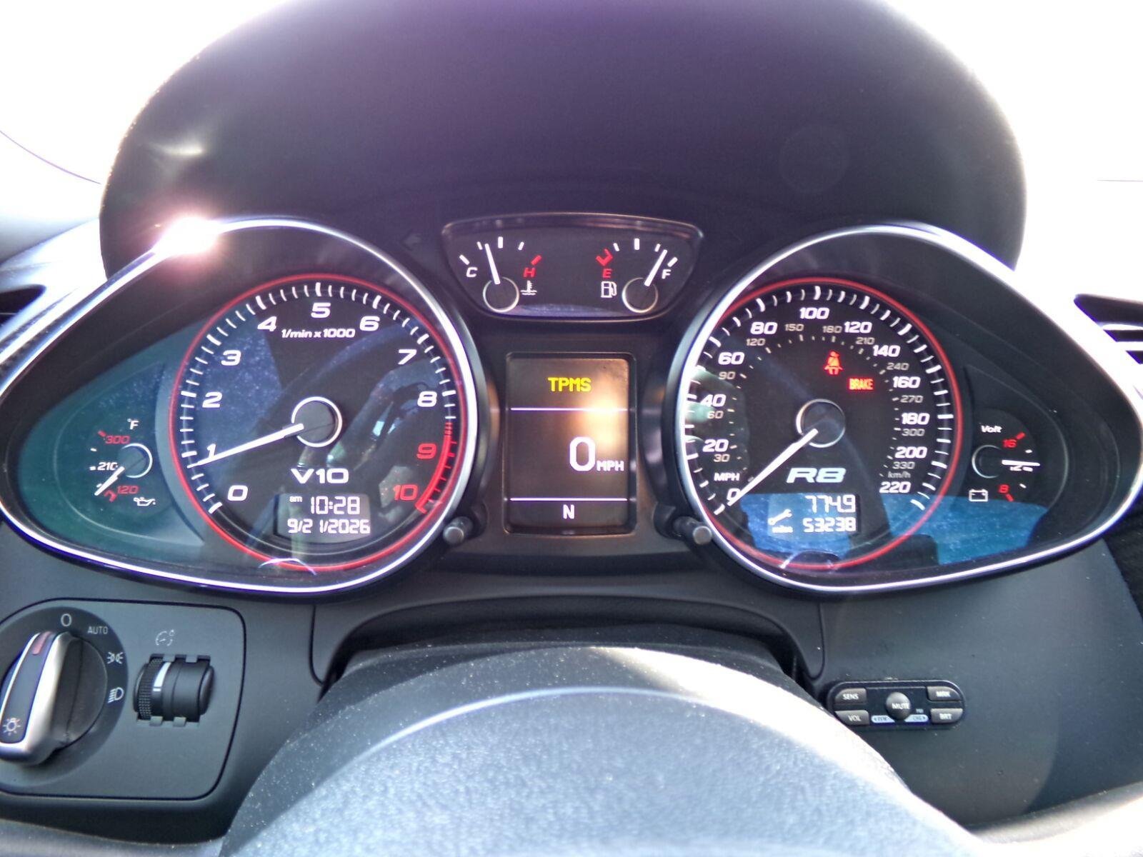 Used 2011 Audi R8 V10 AWD/4WD image 7