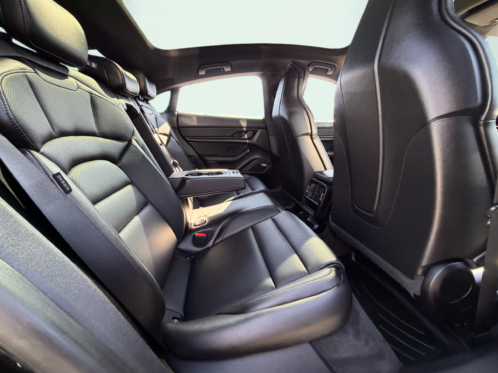 Used 2020 Porsche Taycan 4S AWD/4WD image 37