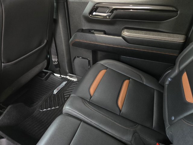 Used 2023 GMC Sierra 1500 AT4 w/ AT4 Premium Package AWD/4WD image 14