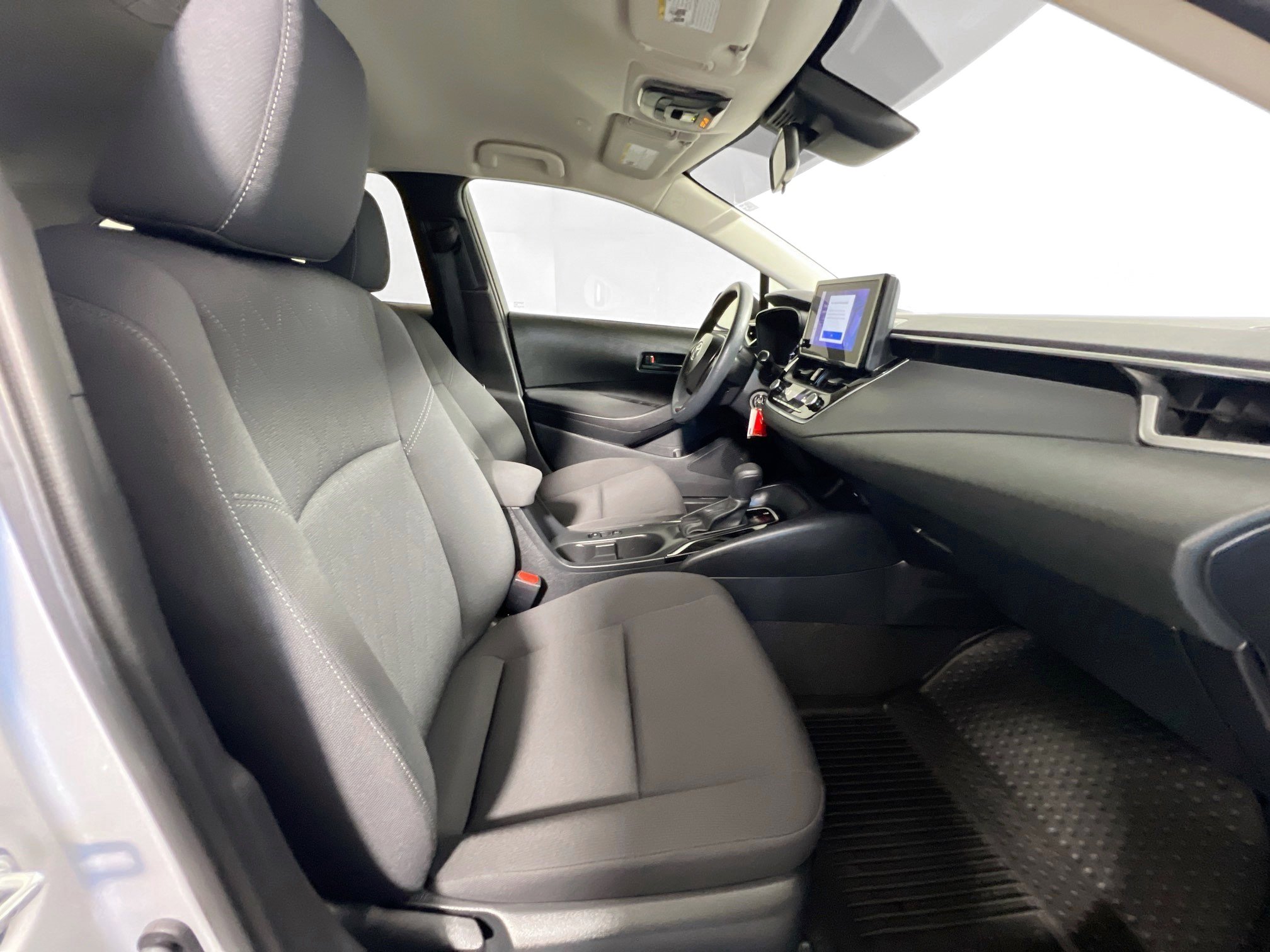 Used 2024 Toyota Corolla LE FWD image 29