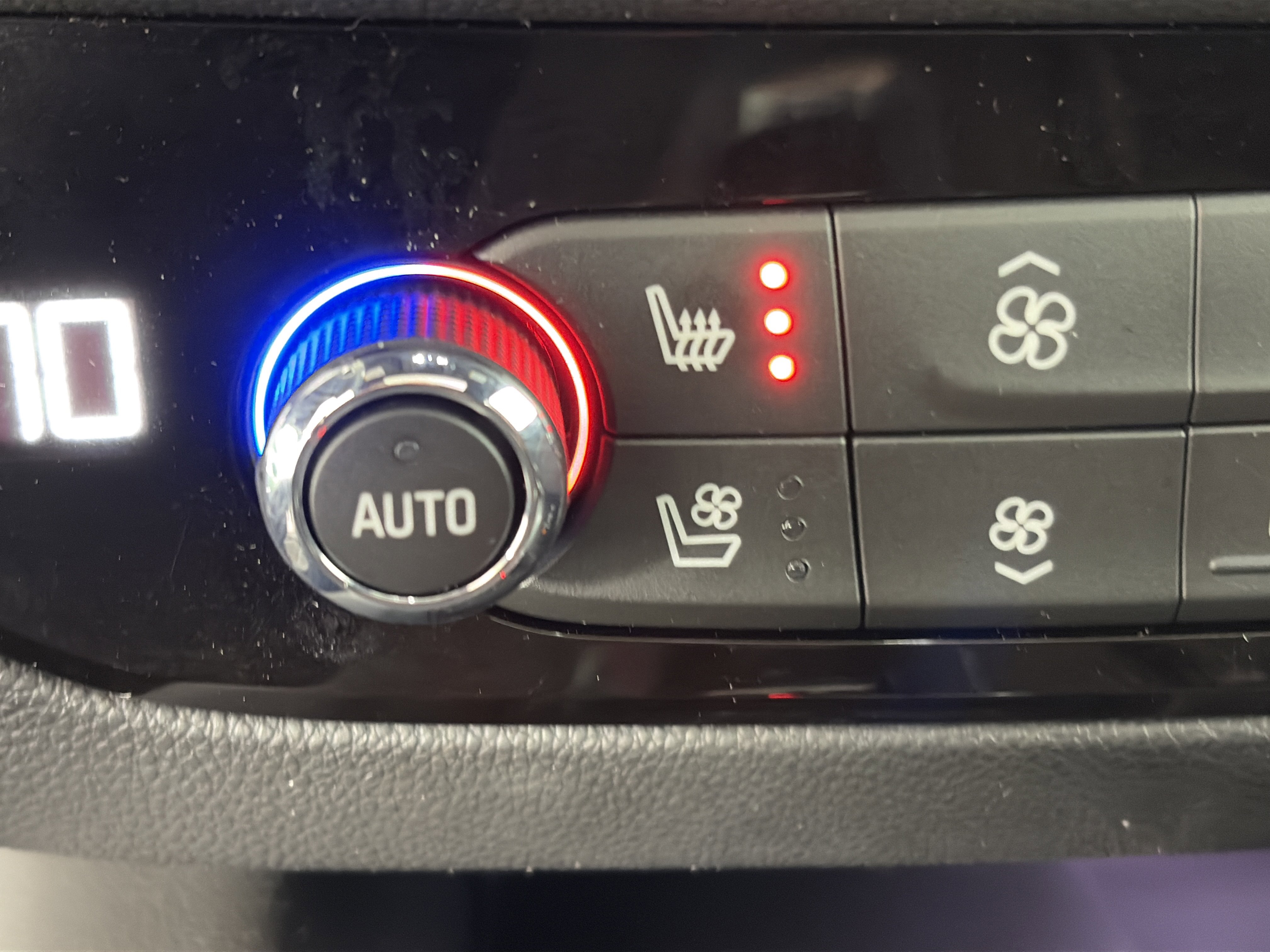 Certified 2024 Buick Enclave Avenir w/ Trailering Package, 5000 lbs. image 28