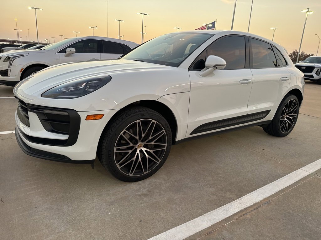 Used 2023 Porsche Macan Turbo image 1