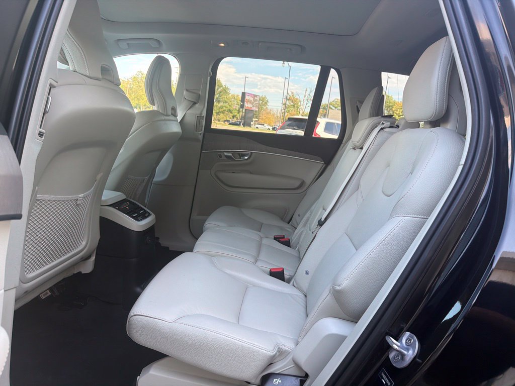 Certified 2024 Volvo XC90 T8 Plus AWD/4WD image 6