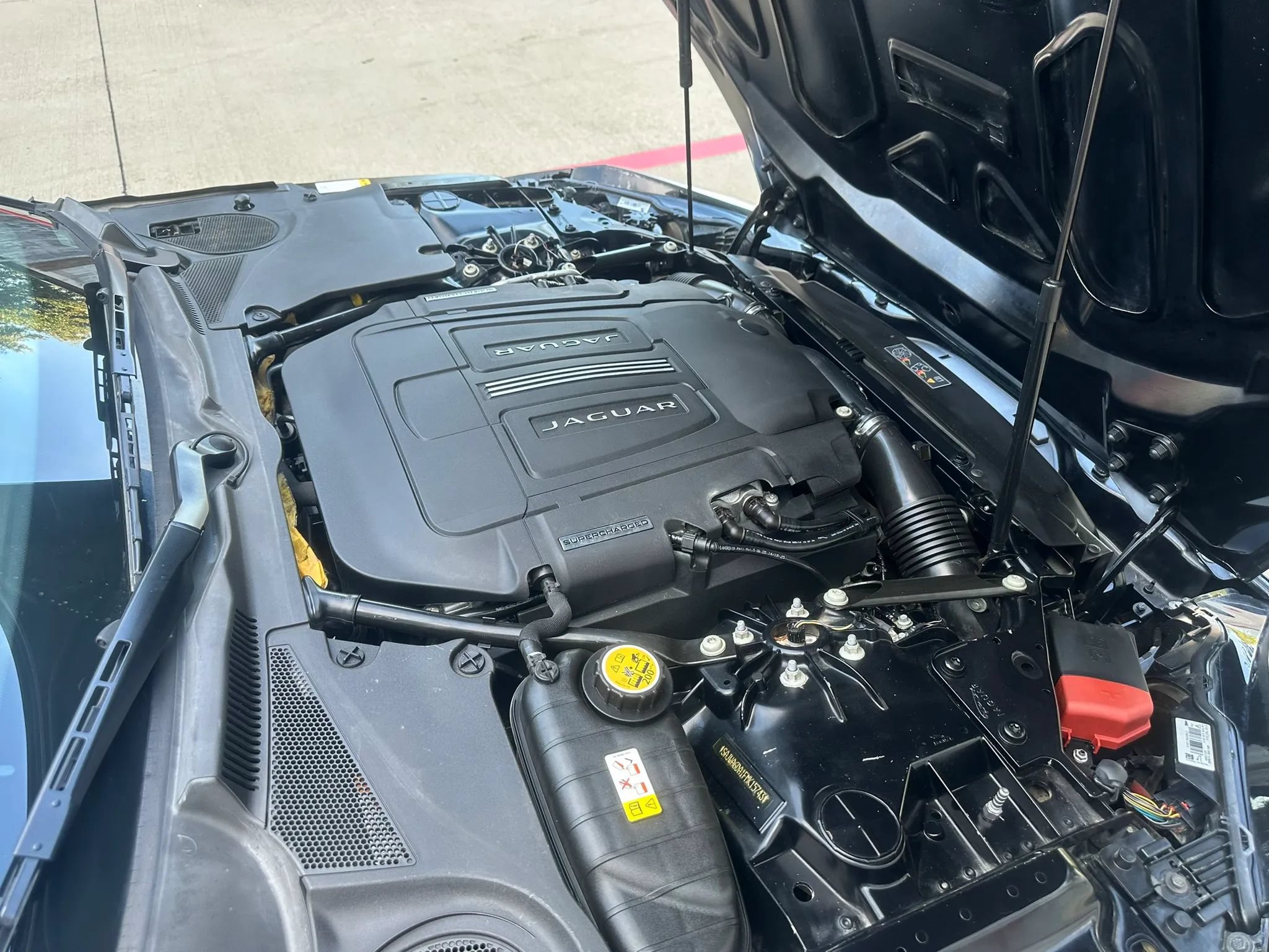 Used 2015 Jaguar F-TYPE R RWD image 24