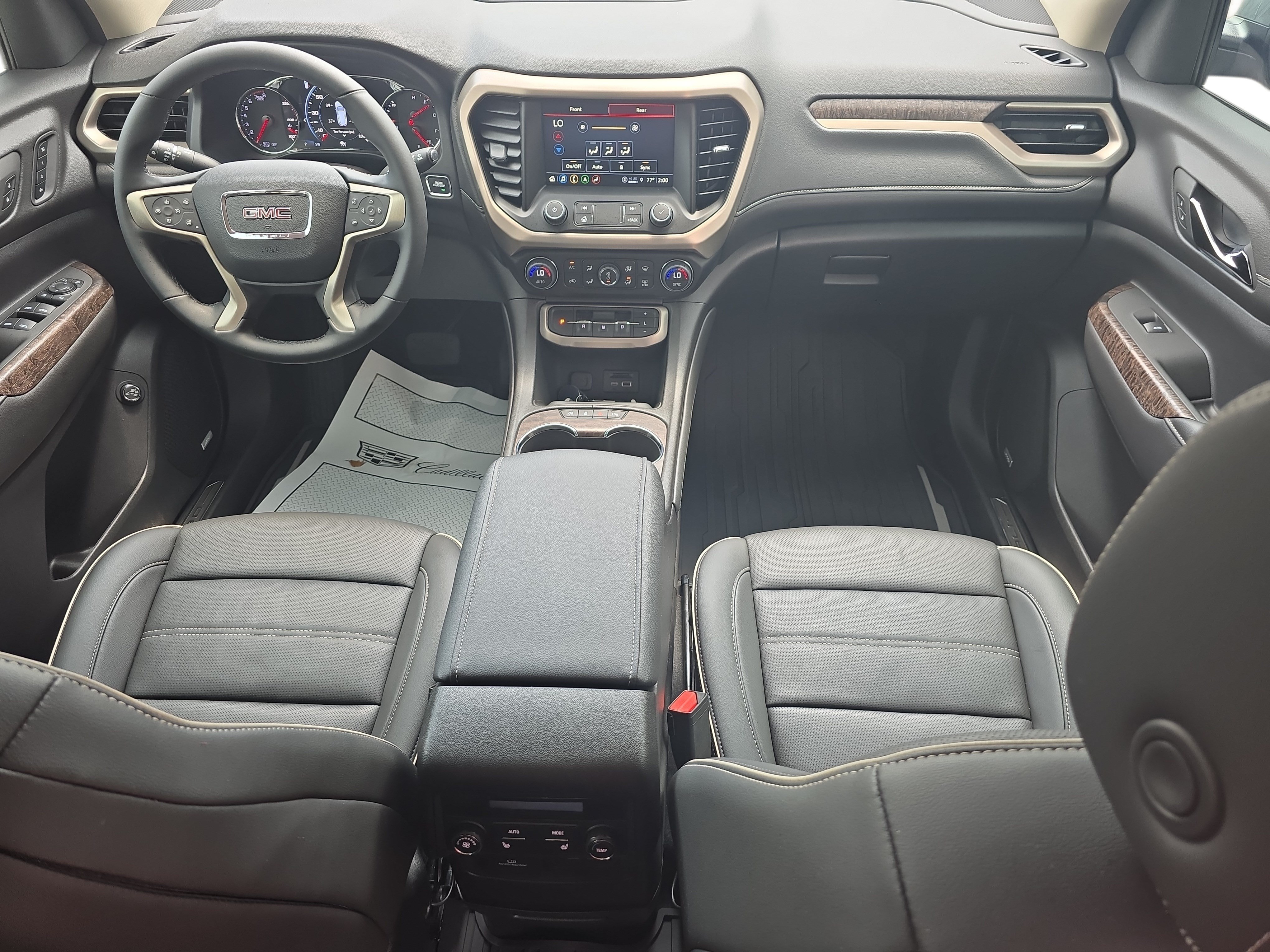Used 2023 GMC Acadia Denali w/ Denali Ultimate Package FWD image 9