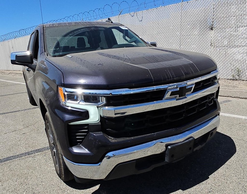 Used 2023 Chevrolet Silverado 1500 LT RWD image 2