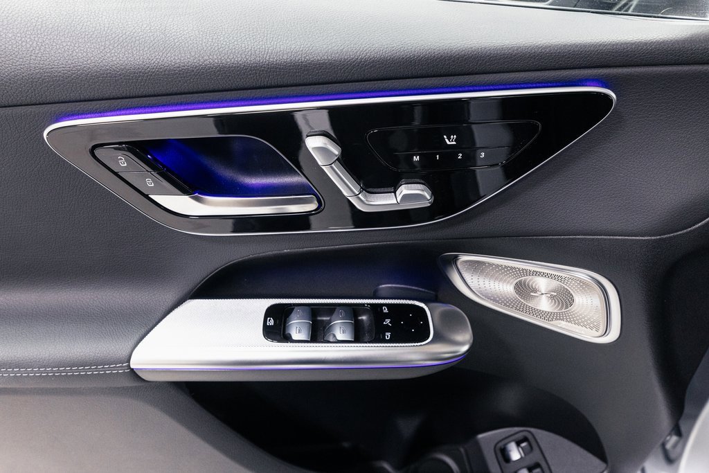 Certified 2025 Mercedes-Benz GLC 350e 4MATIC image 6