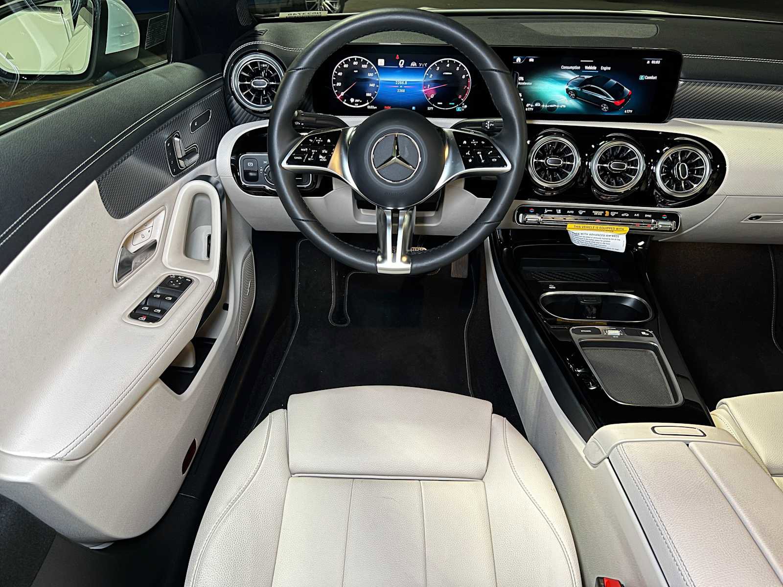 Used 2025 Mercedes-Benz CLA 250 4MATIC image 41