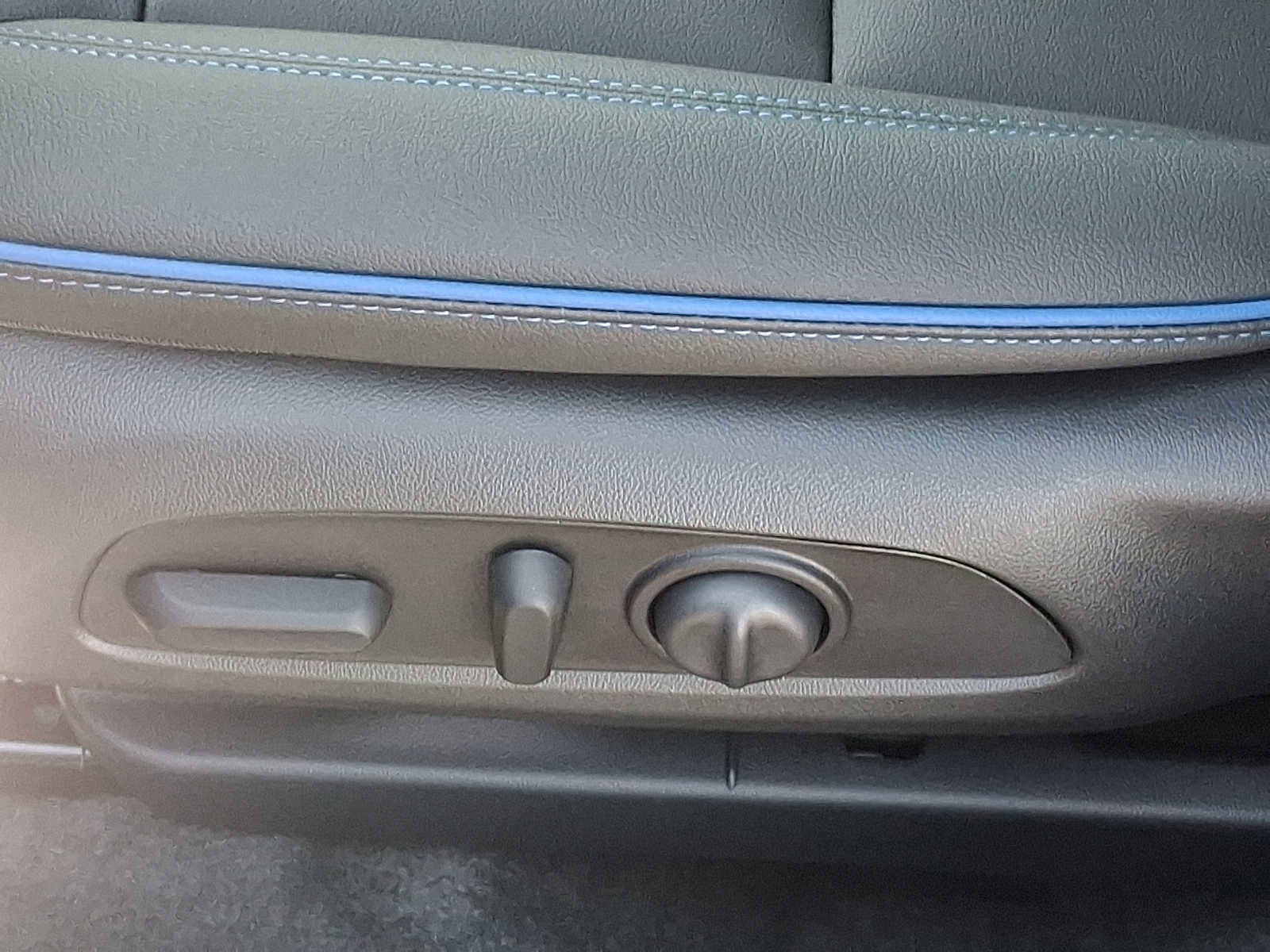 New 2026 Buick Envista Sport Touring w/ Convenience I Package FWD image 19