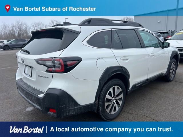 Used 2023 Subaru Outback Premium image 6