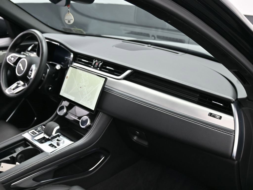 Used 2024 Jaguar F-PACE R-Dynamic S image 35