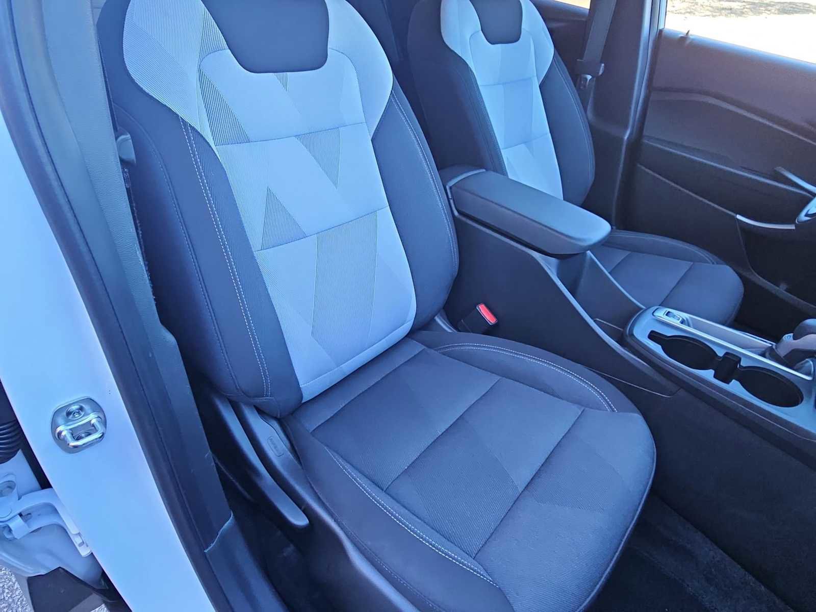 Certified 2025 Chevrolet Trax LS image 22