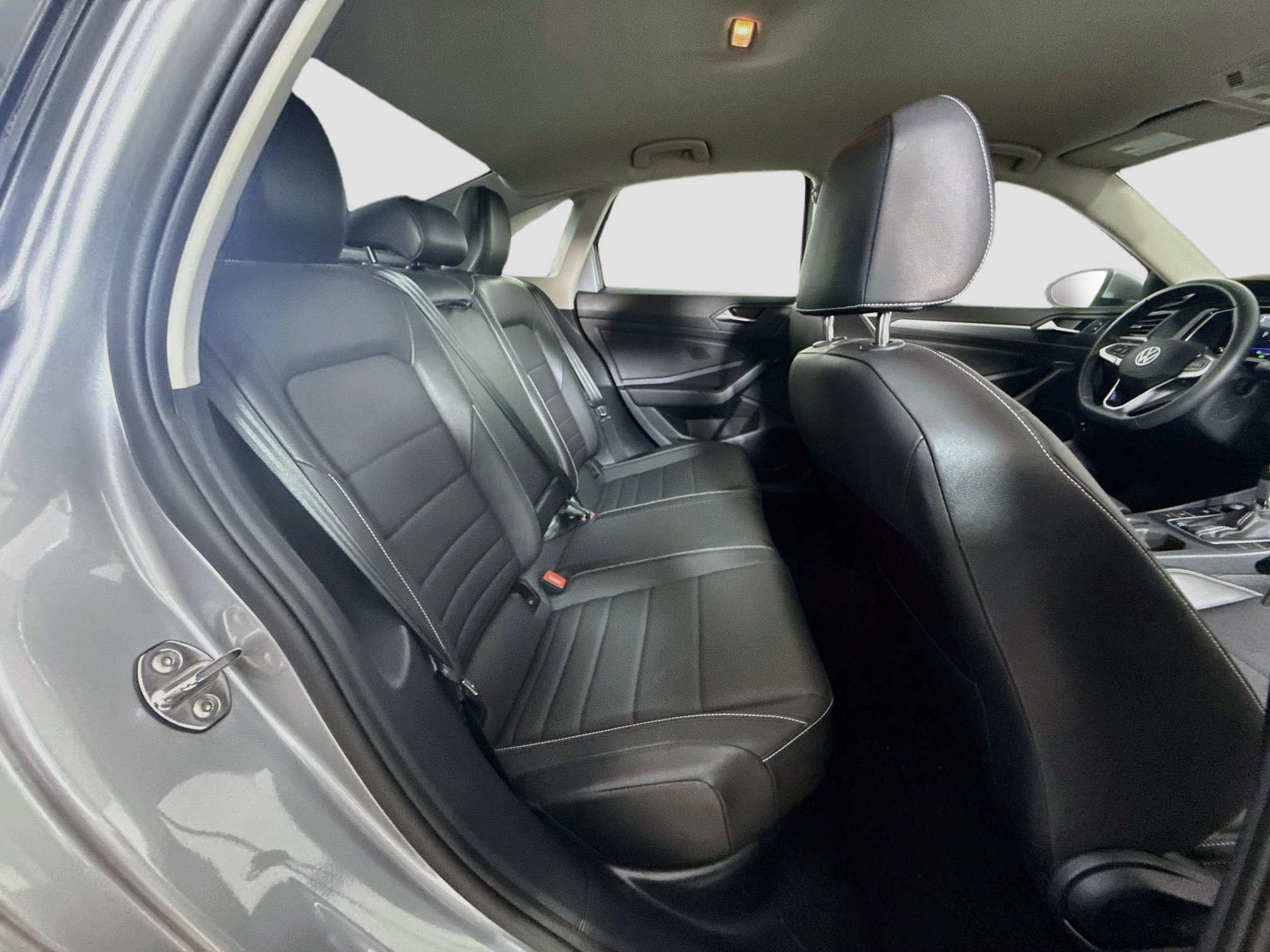 Used 2024 Volkswagen Jetta SE FWD image 27