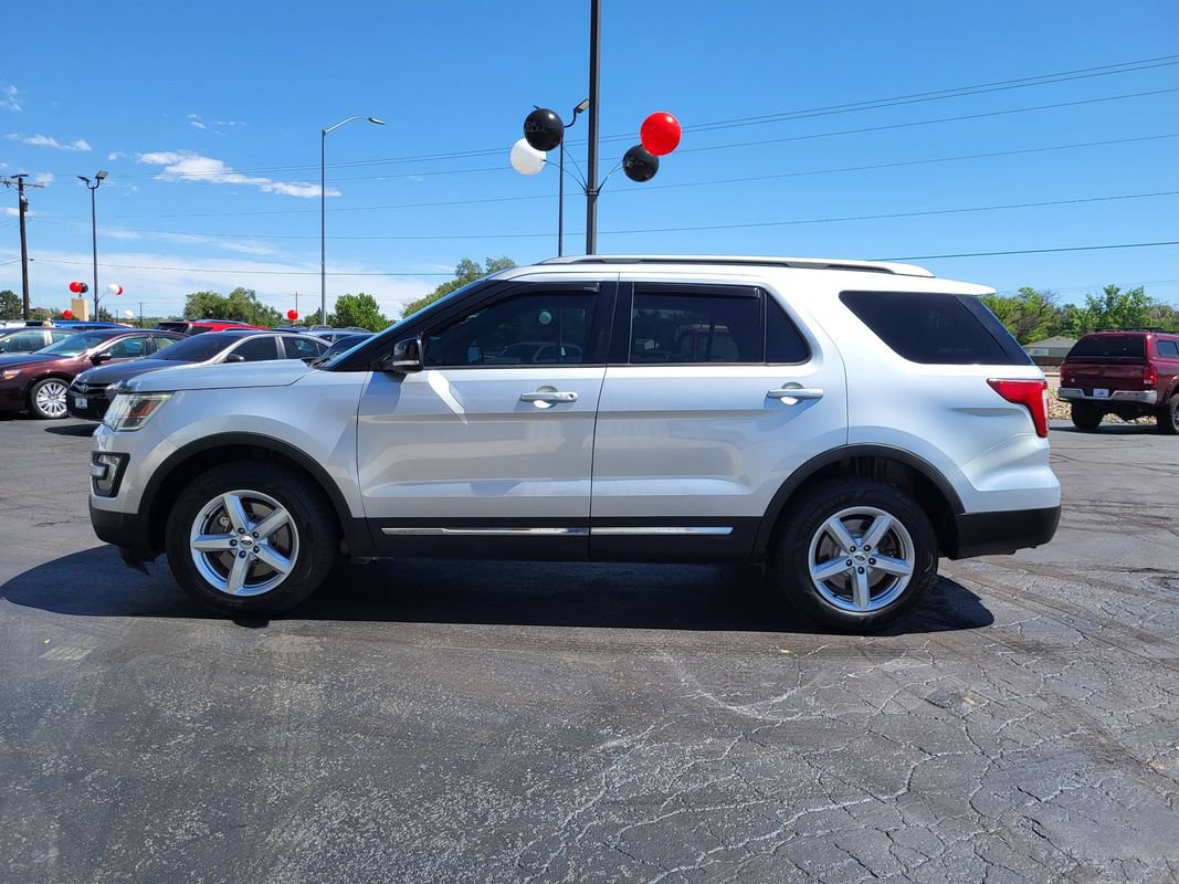 Used 2016 Ford Explorer XLT w/ Equipment Group 201A AWD/4WD image 7