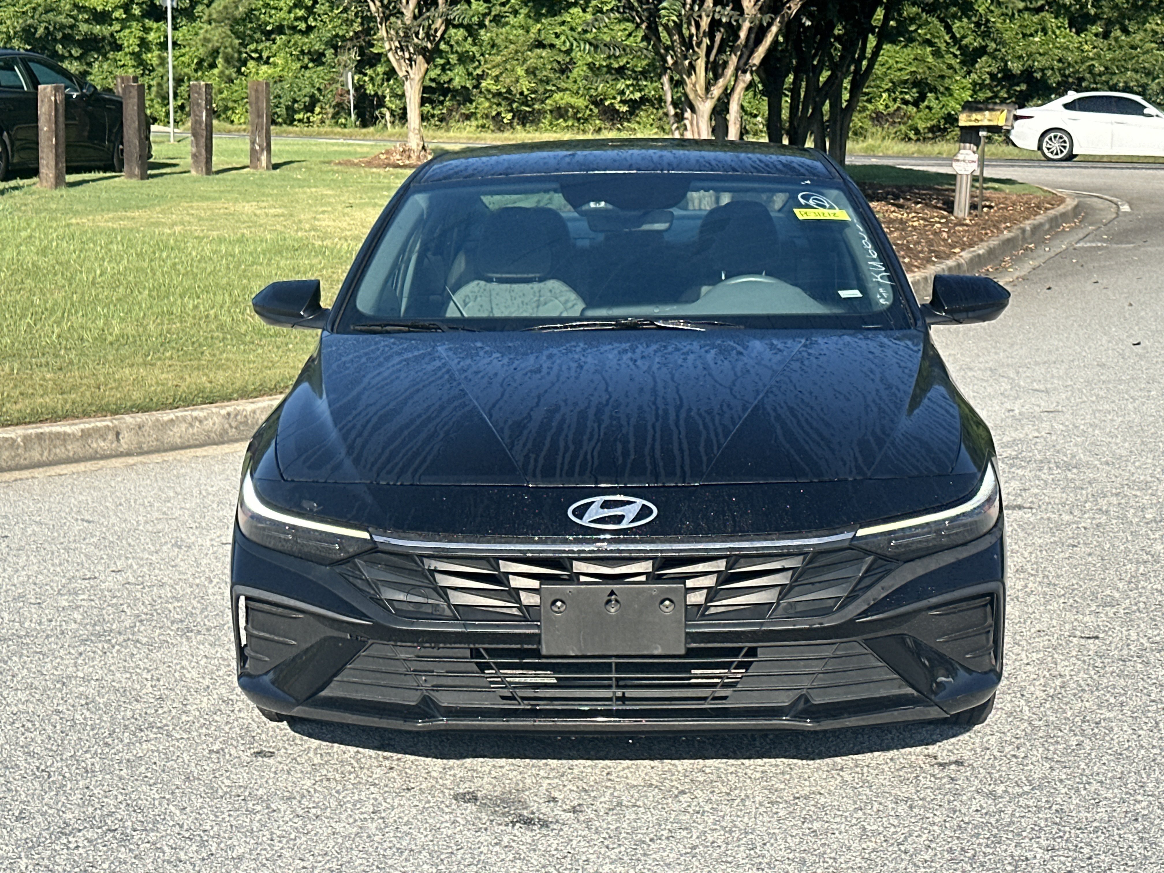 Used 2024 Hyundai Elantra SEL FWD image 2