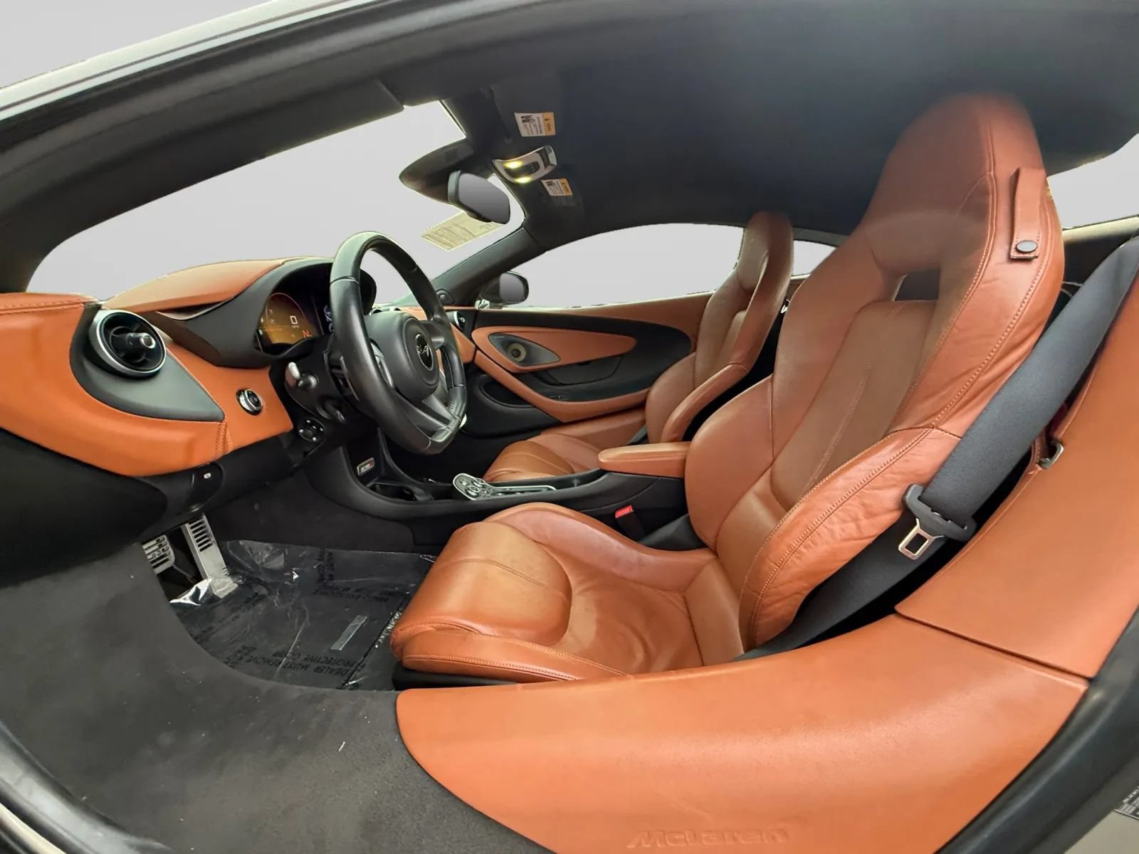 Used 2016 McLaren 570S Coupe RWD image 16