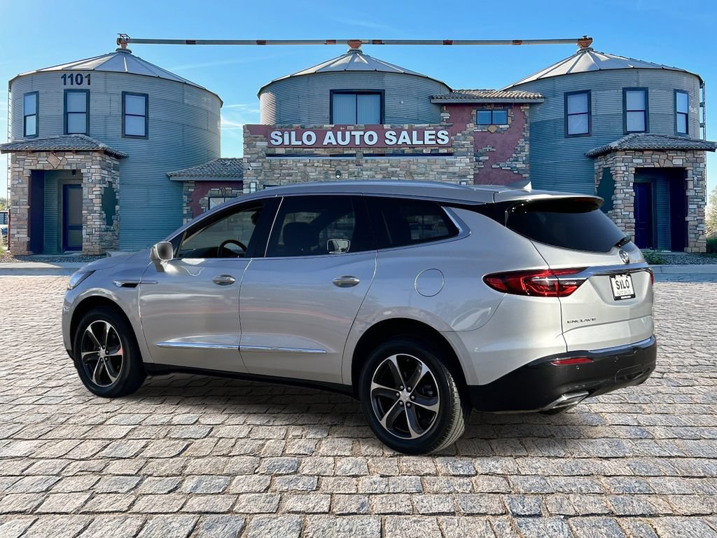 Used 2020 Buick Enclave Essence w/ Sport Touring Edition FWD image 3
