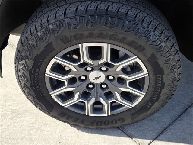 Used 2023 Chevrolet Colorado Z71 w/ Z71 Convenience Package 2 image 9