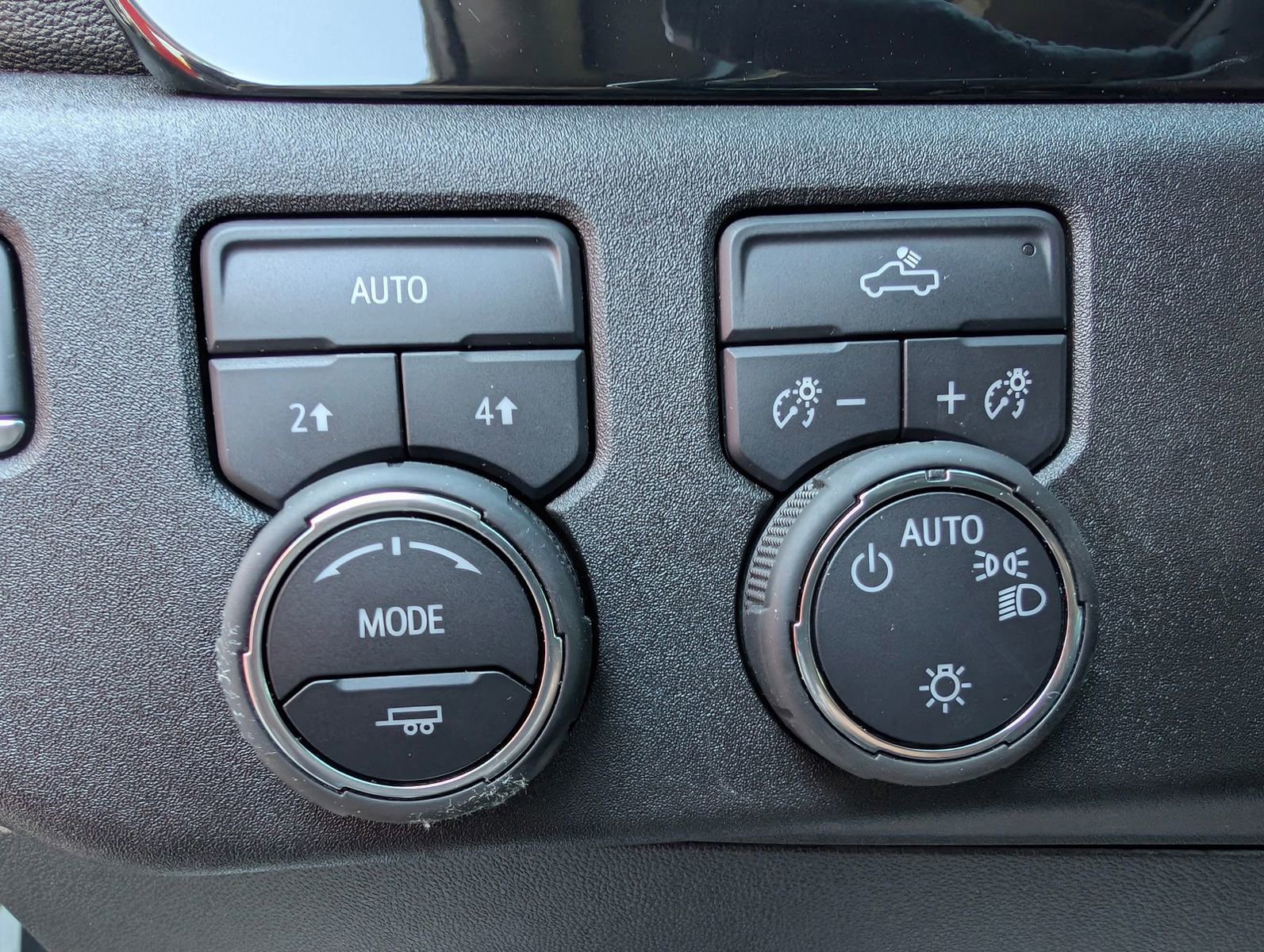 Used 2022 Chevrolet Silverado 1500 LT image 11