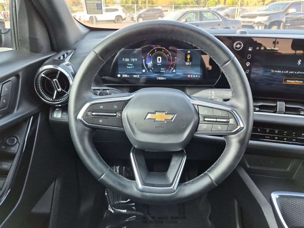 Used 2026 Chevrolet Equinox LT AWD/4WD image 17
