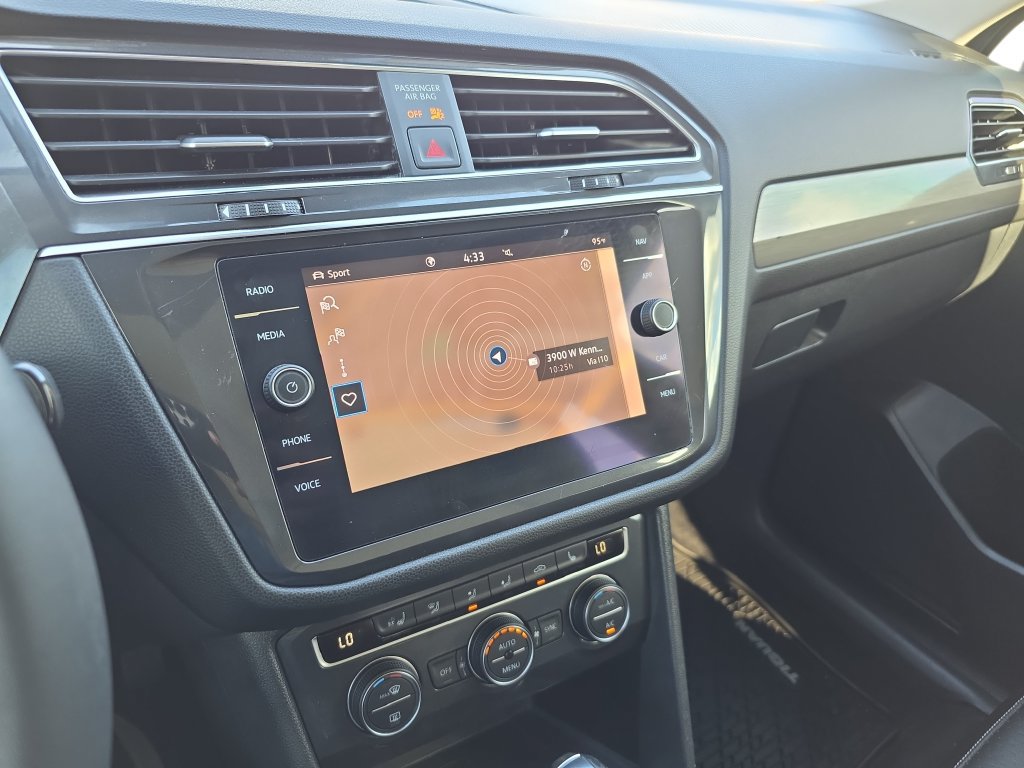 Used 2021 Volkswagen Tiguan SEL AWD/4WD image 19