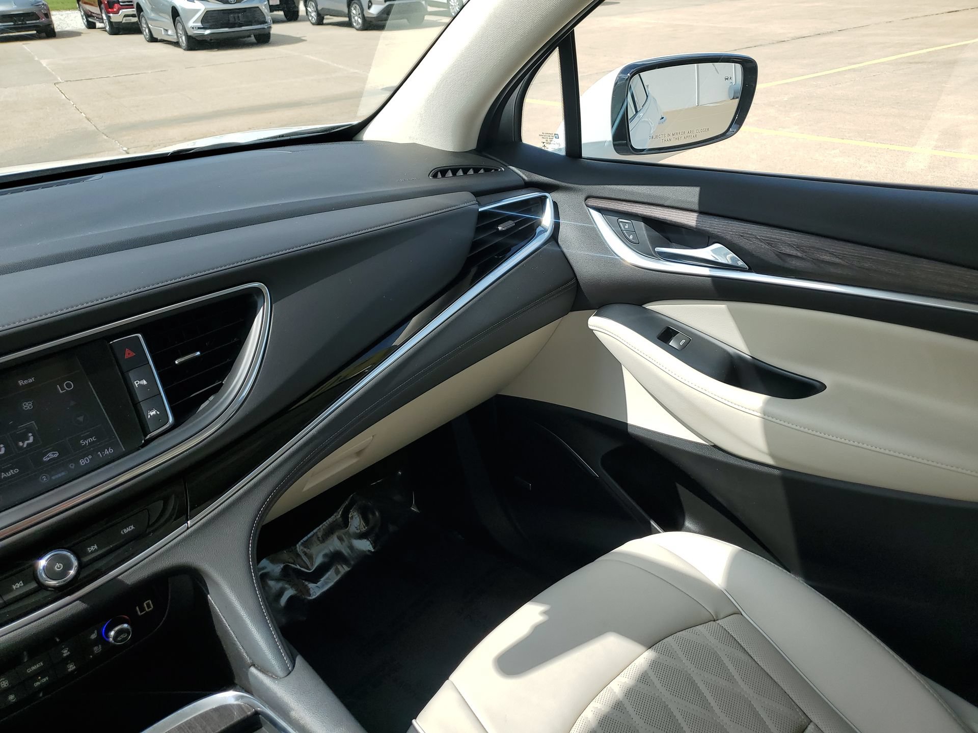 Used 2022 Buick Enclave Avenir AWD/4WD image 11