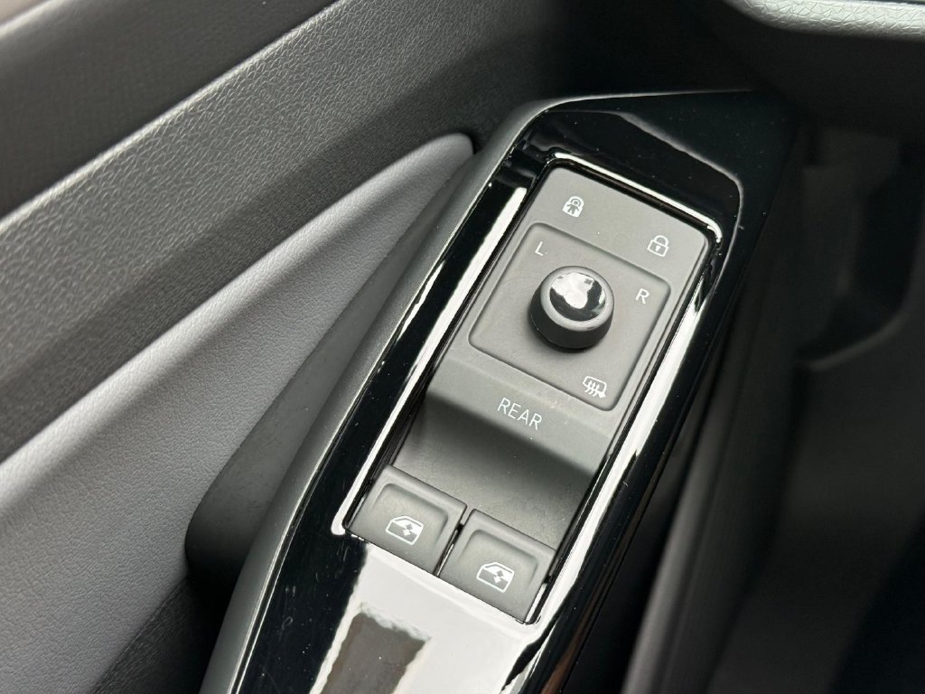 Certified 2023 Volkswagen ID.4 Pro S Plus AWD/4WD image 19